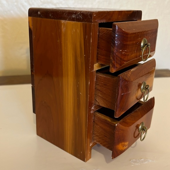 Wooden treasure chest/trinket box - Picture 2 of 5